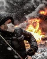 В центре Киева идут настоящие бои между "Беркутом" и радикалами: двое убитых  1390456590_1_generated