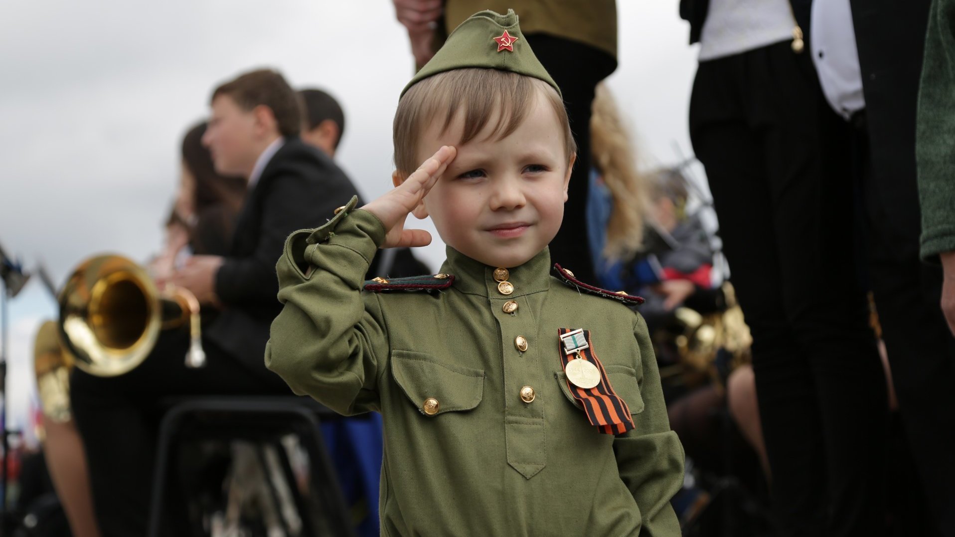 Картинка ребенка в военной форме