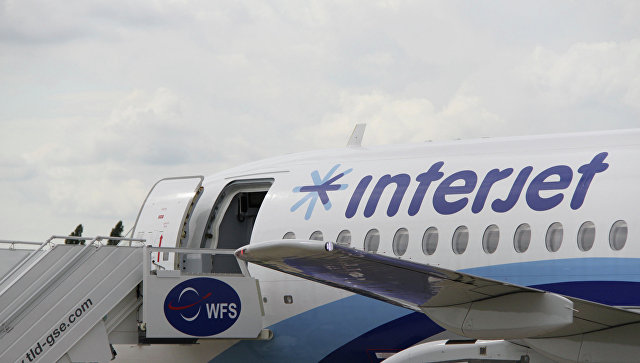  Interjet     Superjet 100