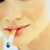 Американцы высчитали безопасную дистанцию от курящего на улице