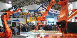 В 2016 году рынок промышленных роботов вырос на 18% до рекордных $13 млрд. (сравниваем с 200 млрд инвестиций в криптовалюты)
