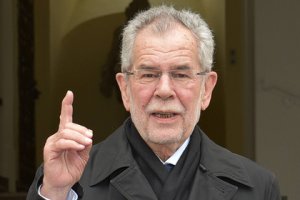 Президент Австрии заявил о дороговизне американского СПГ по сравнению с российским газом