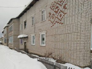 В поселке Лесном Кировской области замерзает многоквартирный дом