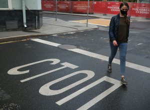 Минздрав: активное распространение коронавируса в РФ продлится до июня