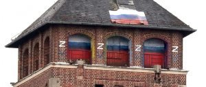 На башне бывшего парламента Бранденбурга появился флаг РФ и символы Z