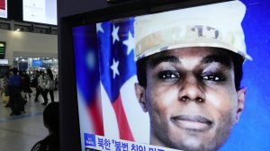Сбежавшего в КНДР американского военного передали США