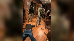 В Казани сотрудники СОБР оказали силовую поддержку полиции при задержании вымогателей