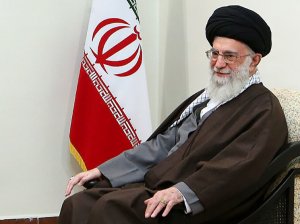 Хаменеи прокомментировал крушение вертолета Раиси