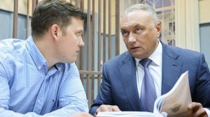 Суд отправил сенатора Савельева в СИЗО на два месяца по обвинению в организации убийства