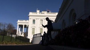 В Белом доме объяснили, почему Россия не попала под новые пошлины США