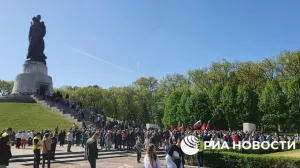 Муниципалитеты в Германии отказались выгонять россиян с праздников в честь 9 Мая