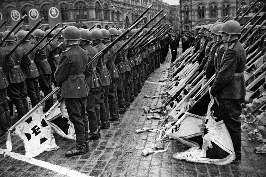 Парад победы 1945 фото черно белое