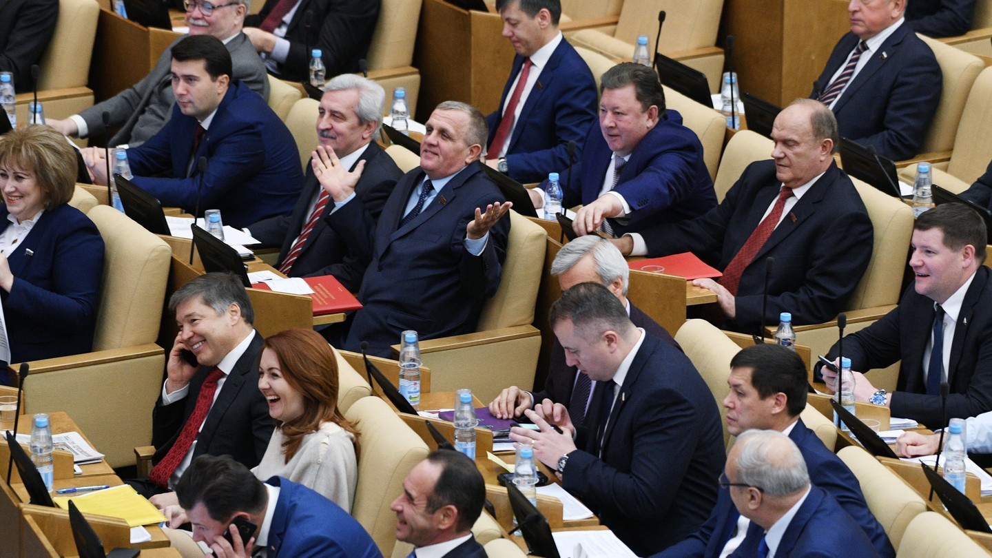 Депутаты России «бесятся с жиру», все новые и бесполезные законы для простого народа