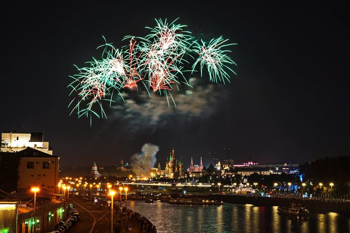 Фото салюта сегодня москва