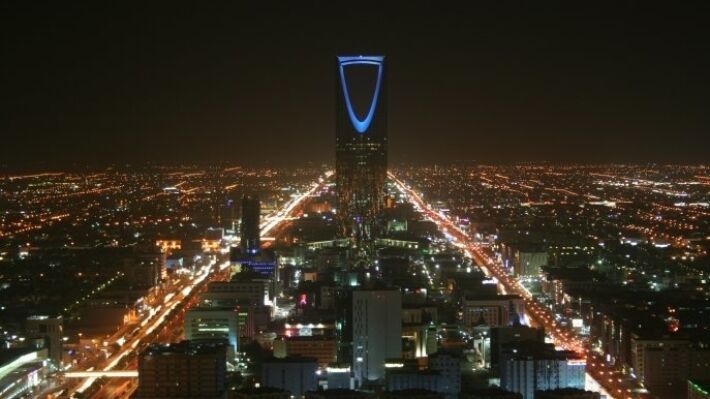 Обвал нефтяного рынка привел к кризису в Саудовской Аравии