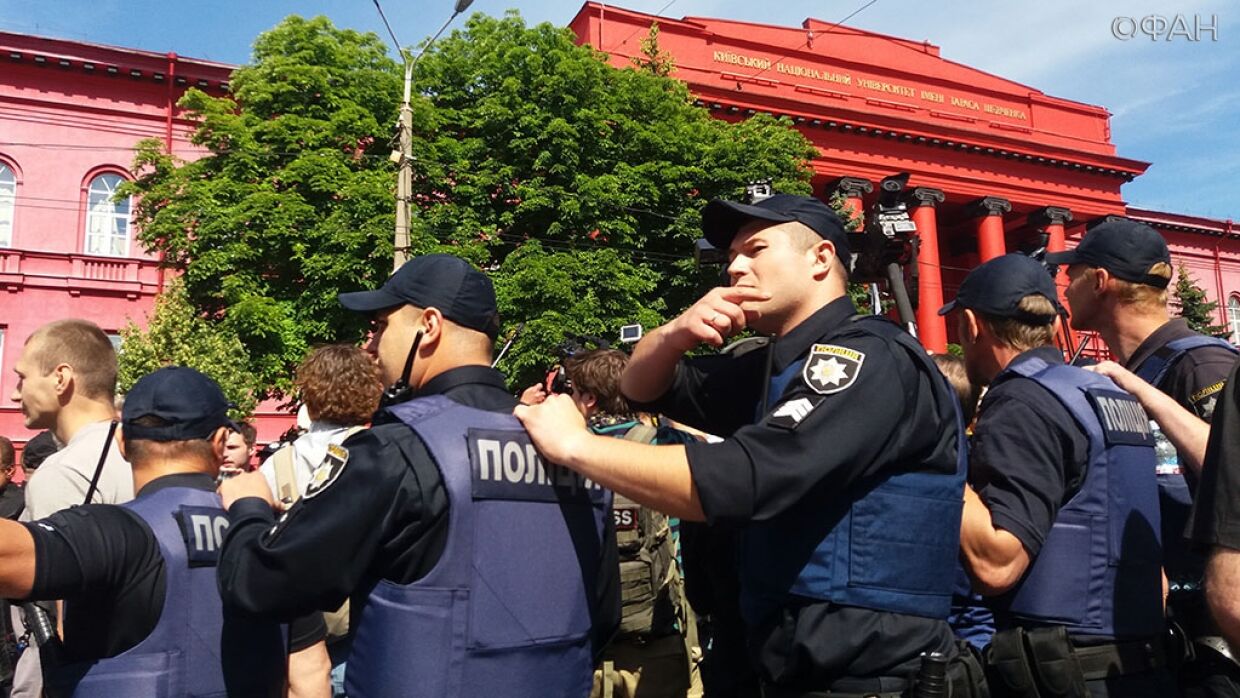 Переставшие доверять полиции украинцы создают альтернативные правоохранительные структуры