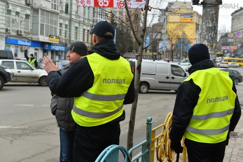Переставшие доверять полиции украинцы создают альтернативные правоохранительные структуры