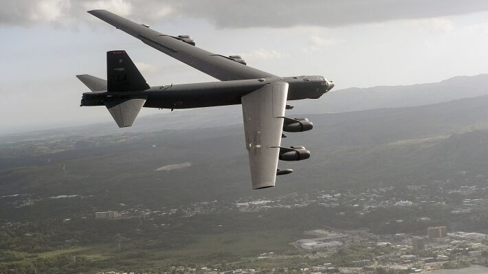 Украина указала на возможности удара B-52 по Сибири
