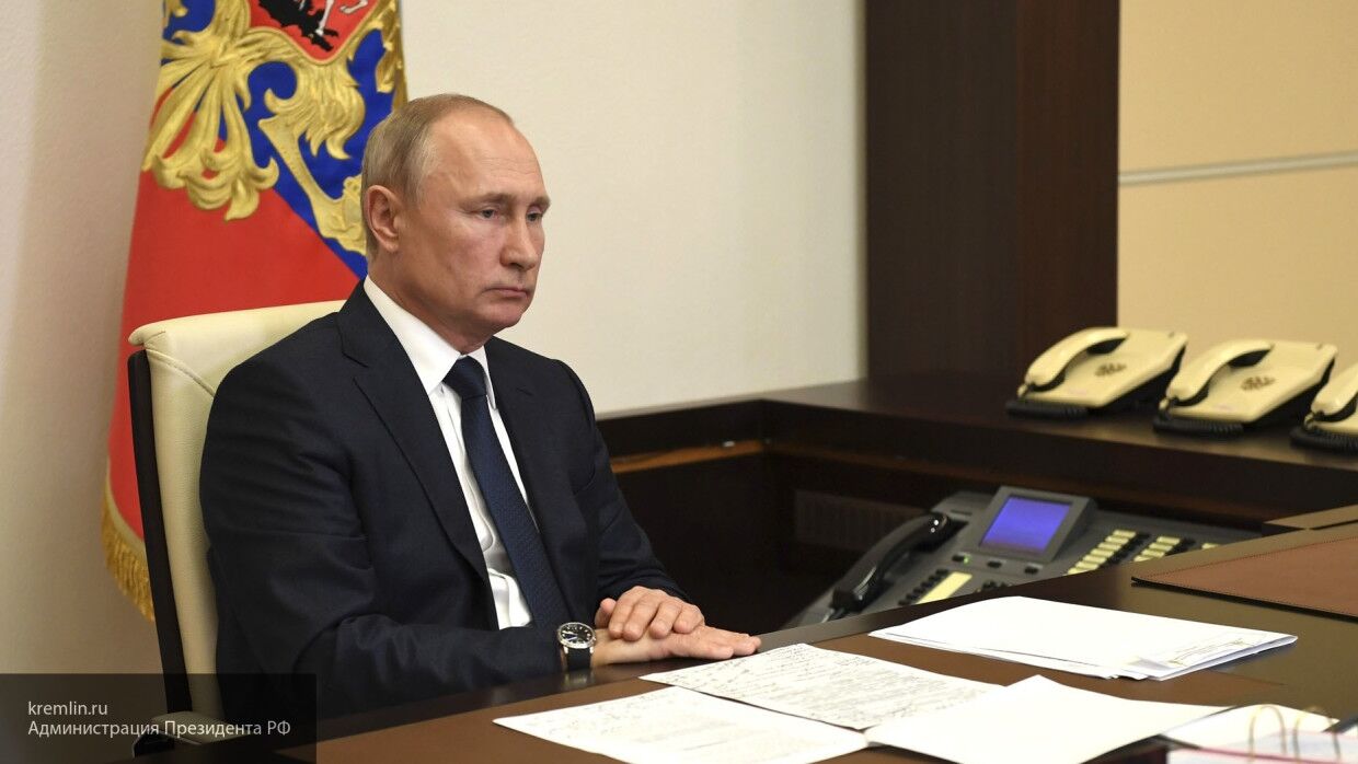 Путин подписал закон, позволяющий переводить судебные споры из иностранных судов
