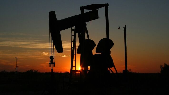 Еще недавно рекордные мировые запасы нефти постепенно сокращаются