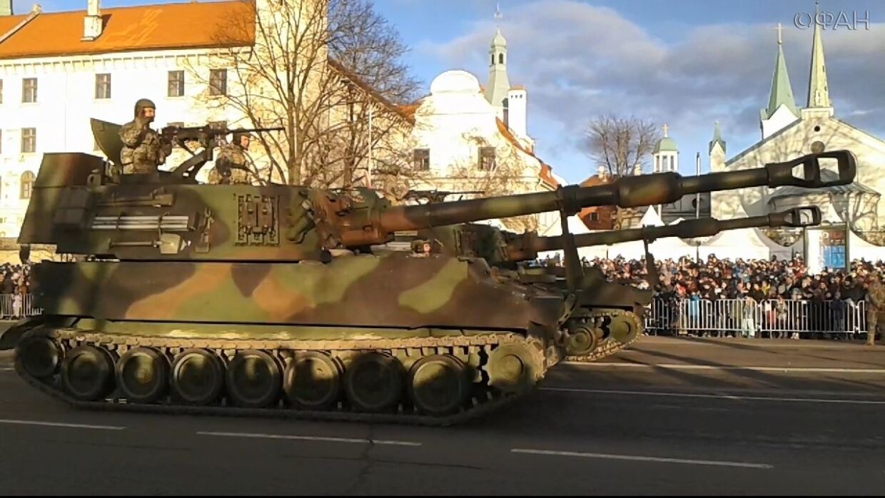 Военный парад в латвии фото