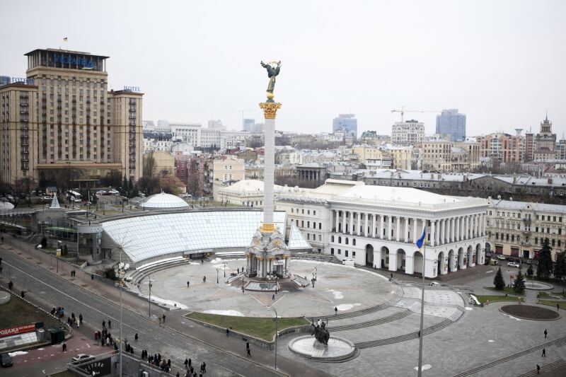 Обнищавшие украинские заробитчане угрожают &laquo;перепахать майдан&raquo;