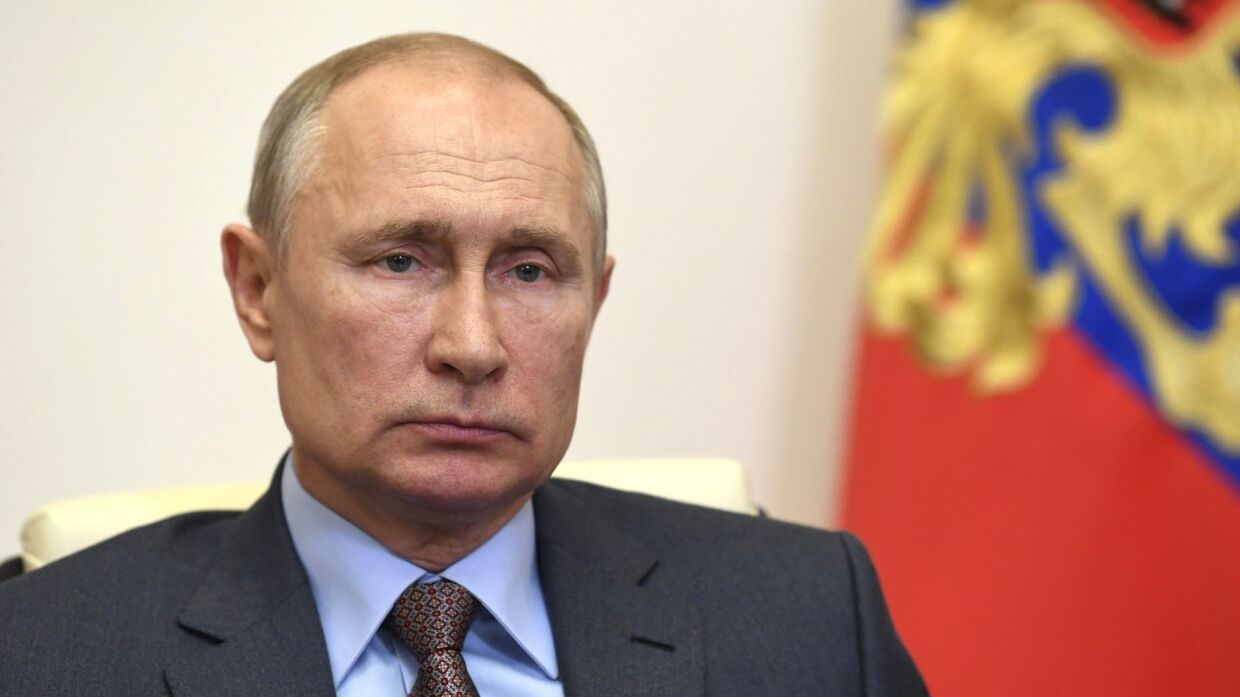 Путин отметит госнаградами борющихся с коронавирусом медиков