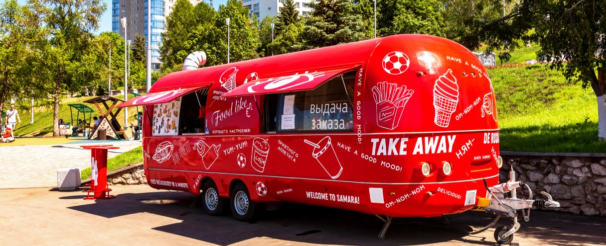 Reifer Rotschopf im Fick-Mich-Foodtruck 