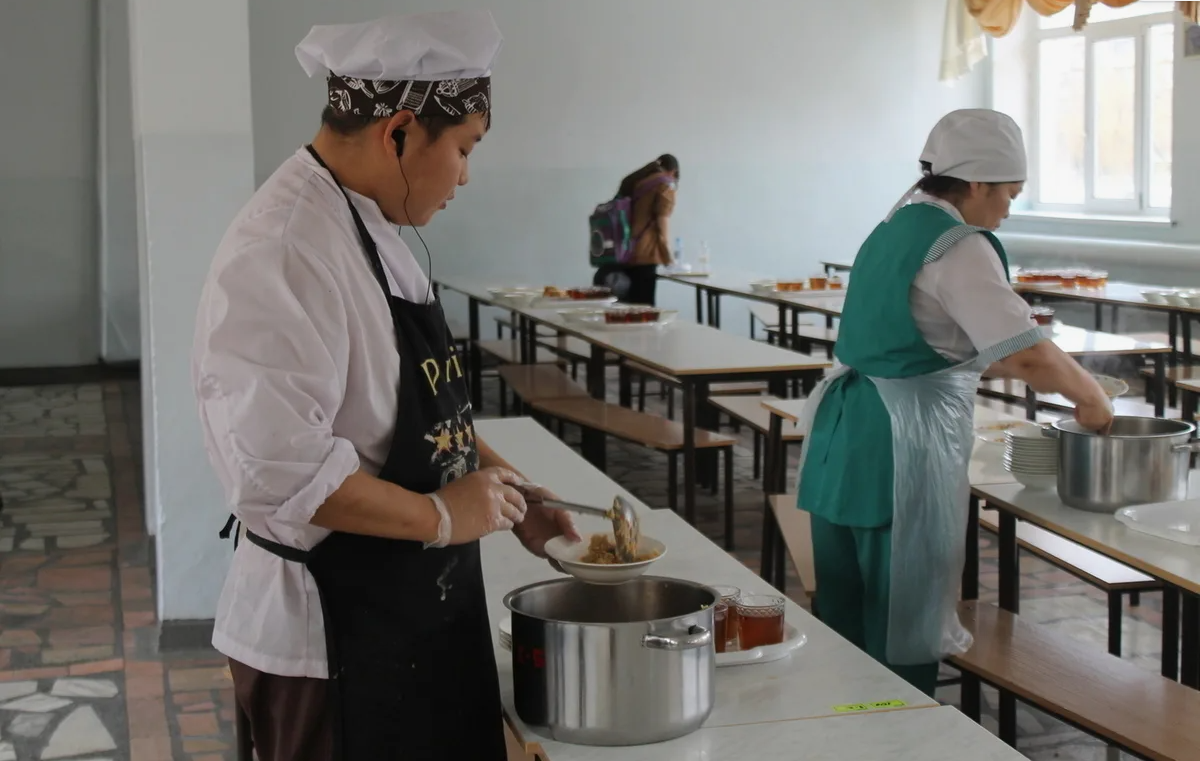 Новая миграционная угроза: мэрия Москвы запускает таджиков в школы